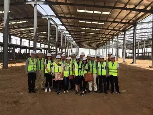 这一群制假发工厂,竟养活了30万当地人!