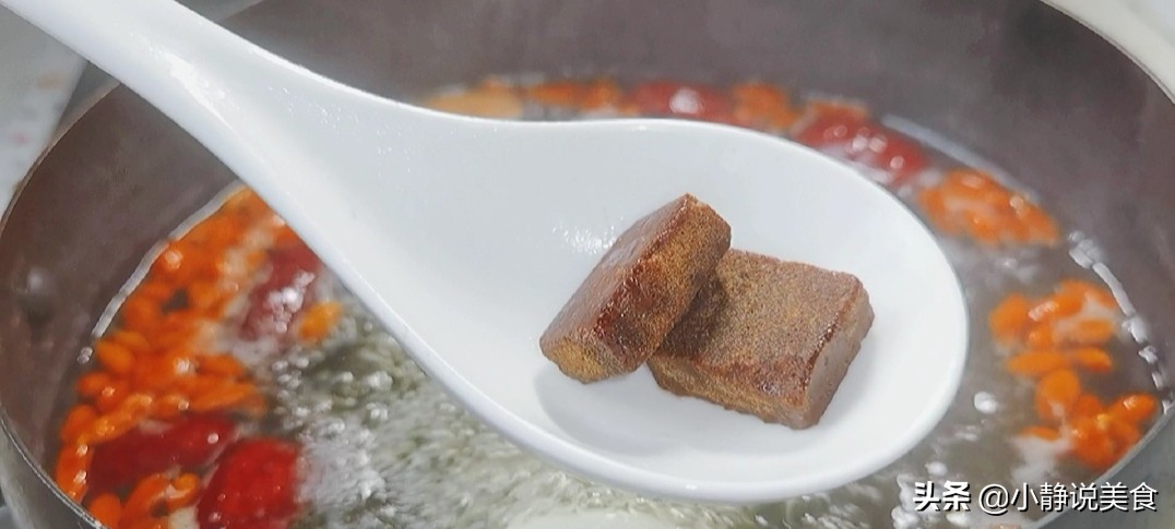 长期喝六味地黄汤面色红润,我老婆贫血如何食补