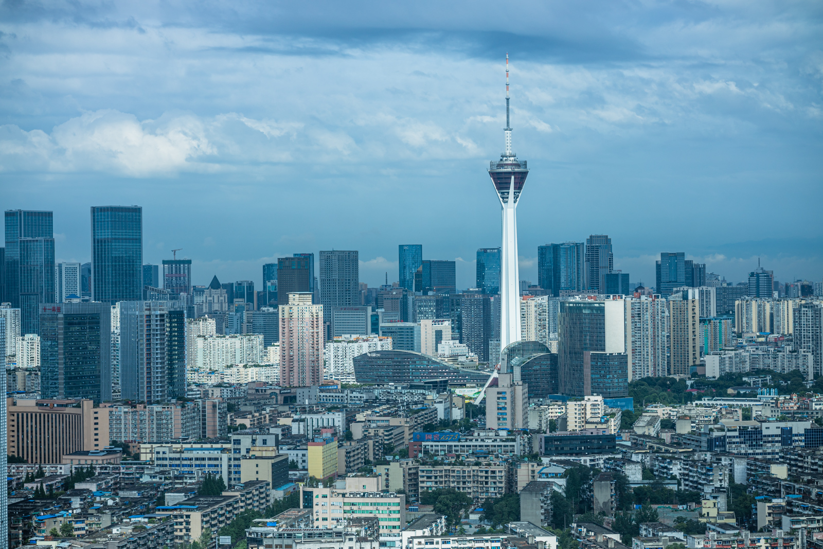 人像镜皇焦段,人像镜皇85mm1.2和1.8