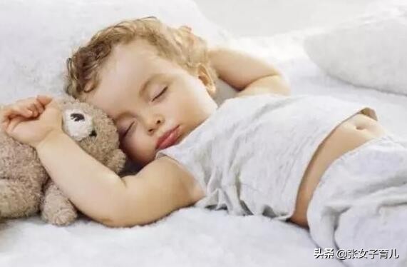 小孩生病了睡觉总是出汗,婴儿生病了不出汗怎么回事