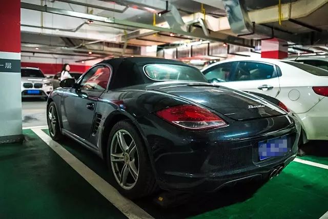 武汉豪车的视频,武汉最豪停车场