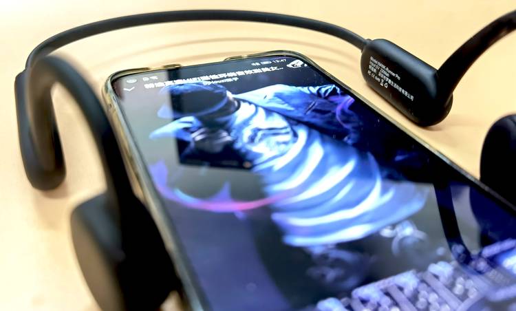 轻盈如风歌声如酒,海量无损绕梁不绝