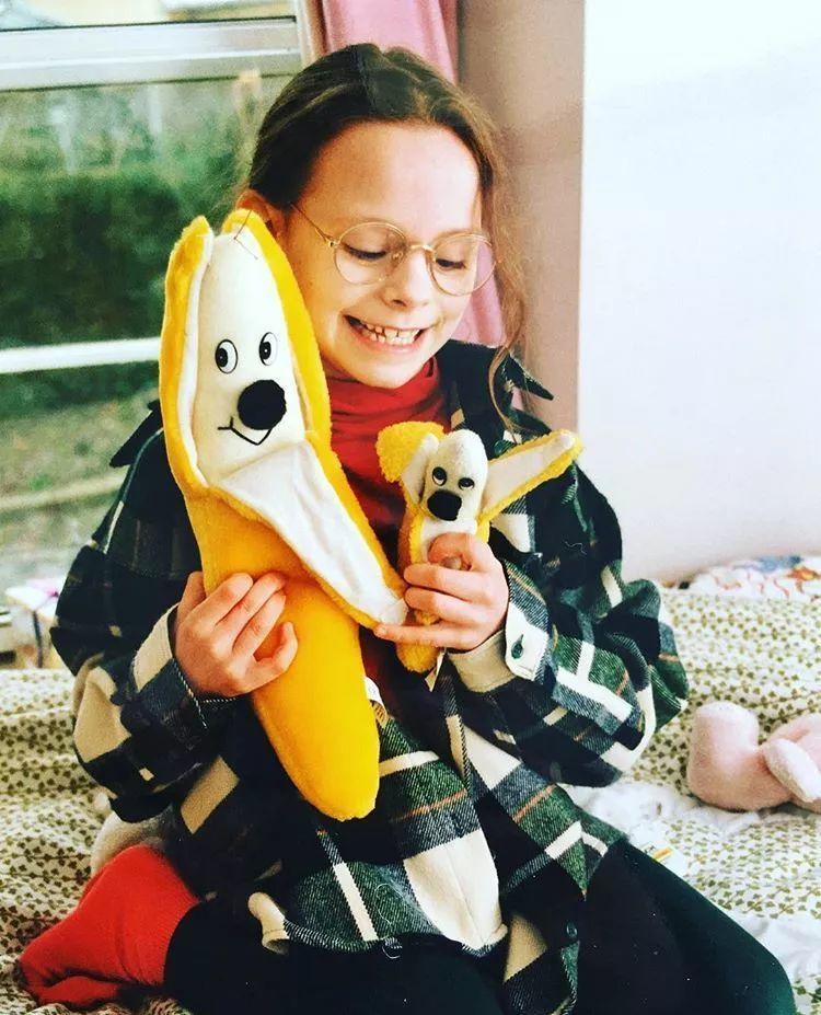 艺术家用一块布打造便利店、情趣用品店...生意却异常火爆