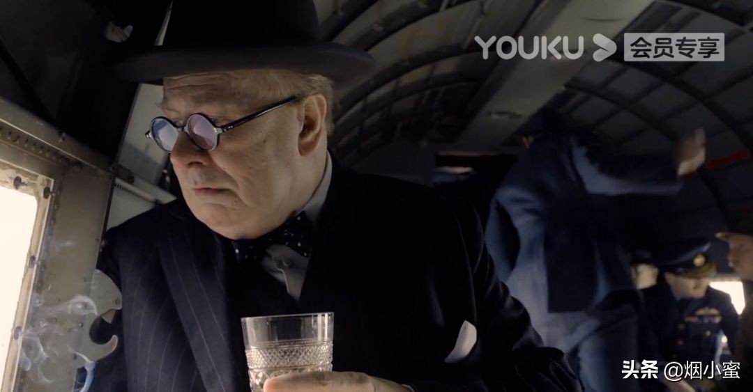 丘吉尔至暗时刻绝不撤退,丘吉尔至暗时刻转折点