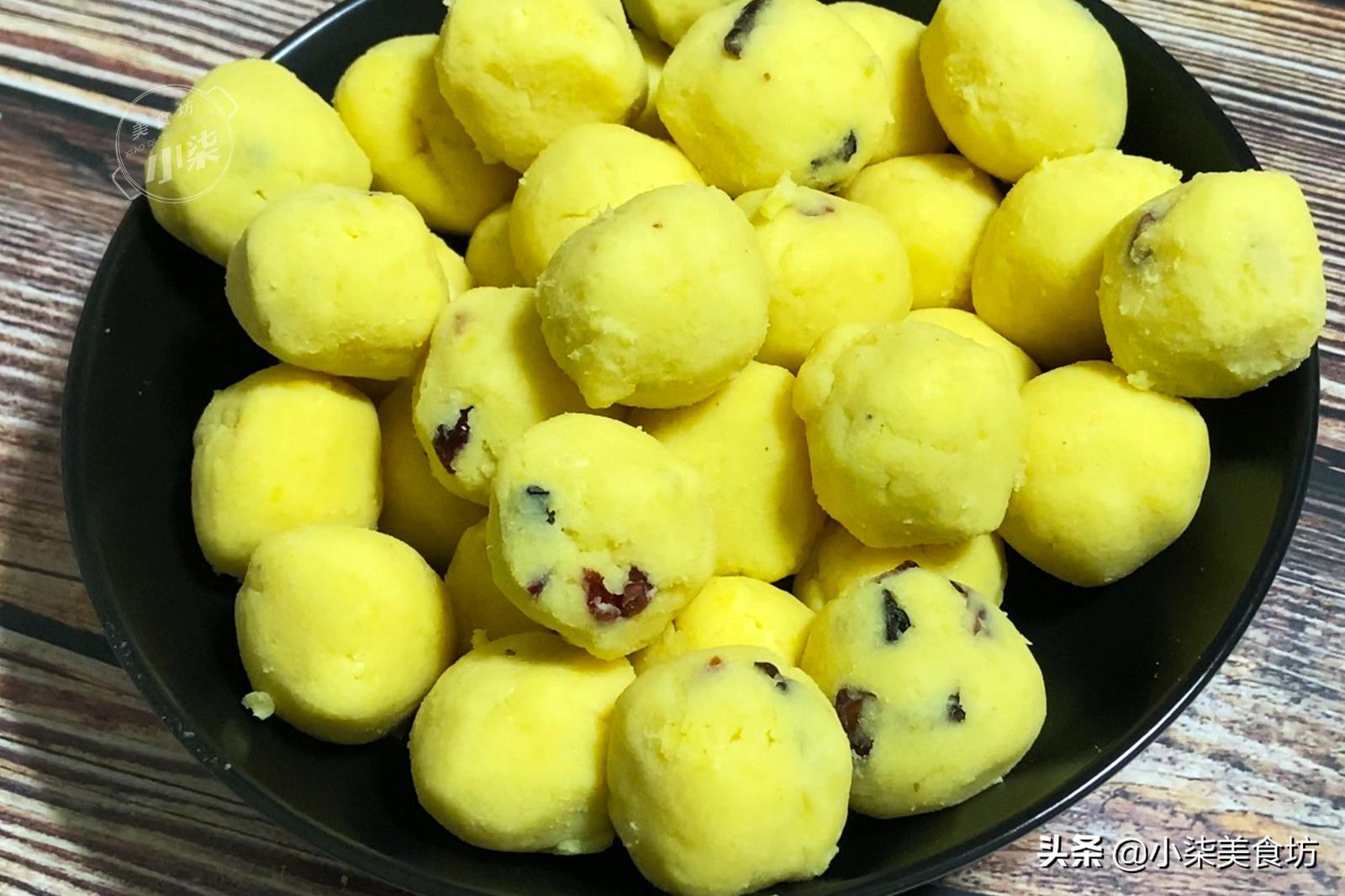 用绿豆做小饼家常配菜的做法,外皮酥软香甜绿豆小饼