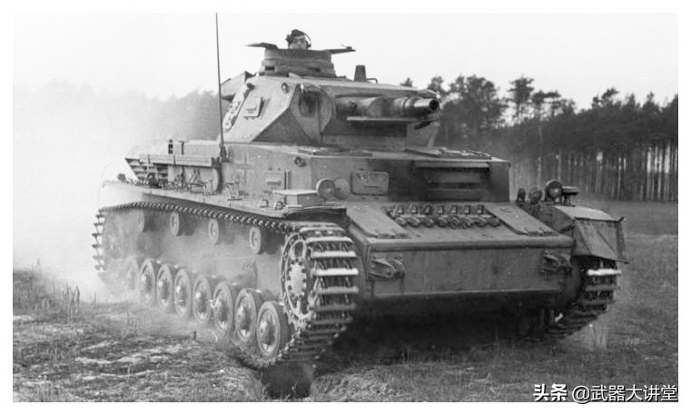 从配角逆袭成为主角，德国四号坦克如何从步兵支援战车到主力的？