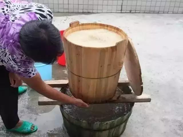 农家糍粑香味浓,桂花糯糍粑