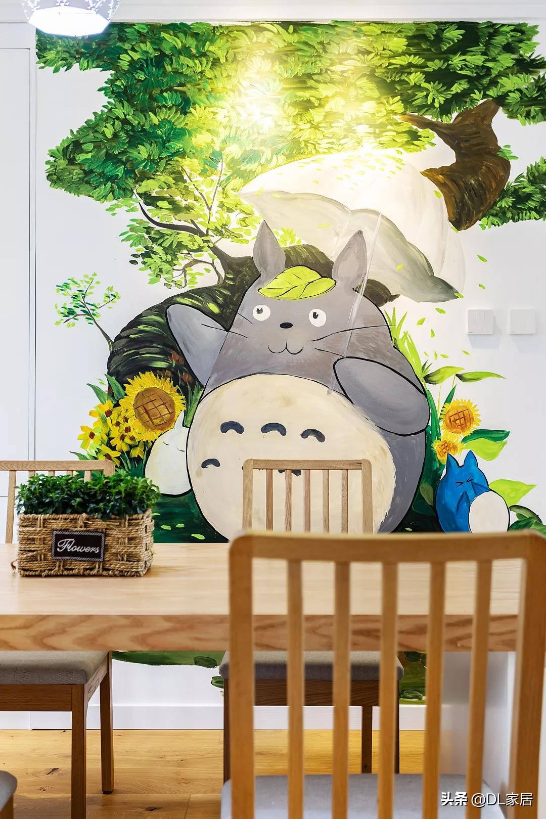 龙猫墙画效果图,雨天的龙猫墙绘