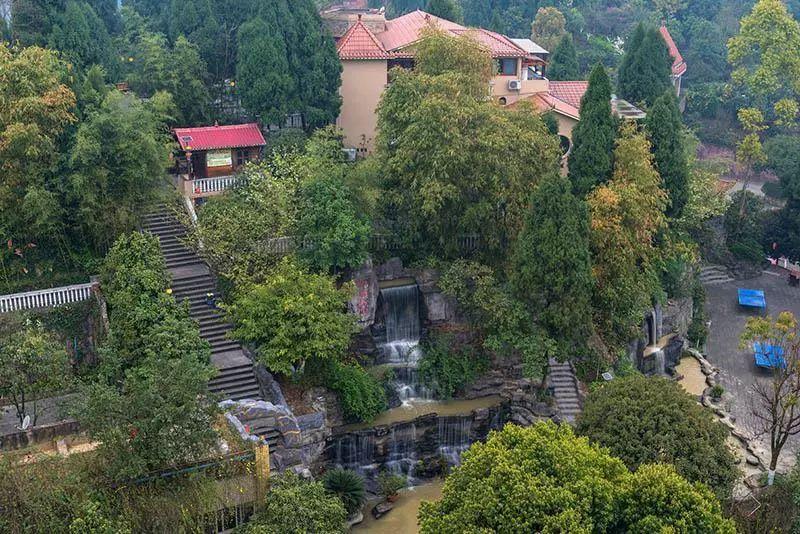 假期到处堵,周末双休哪里旅游堵