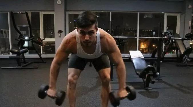 活动肩膀时骨头咔咔响这是怎么了,肩膀关节咔咔响怎么回事怎么解决