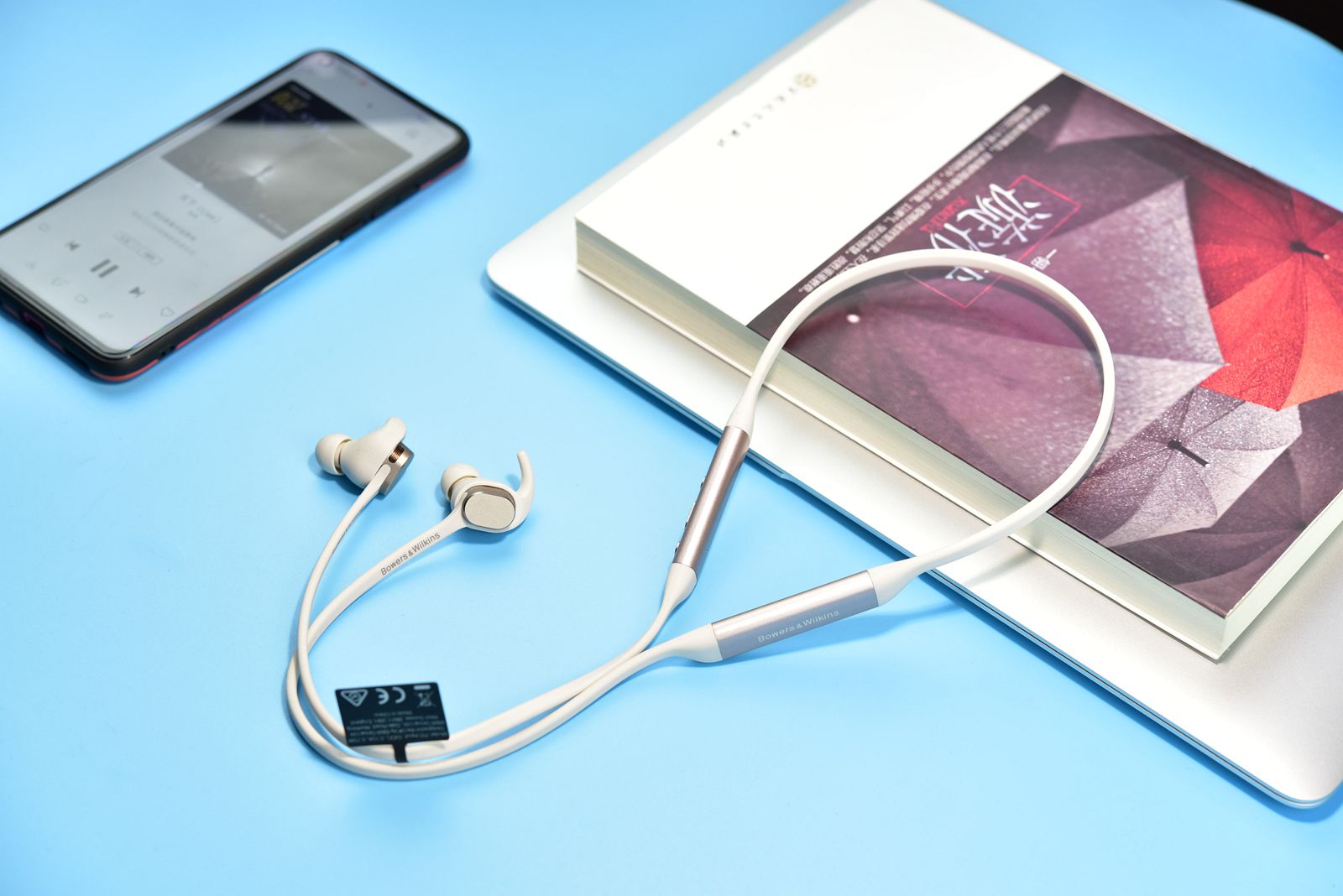 都说挂脖蓝牙耳机戴着像闰土，宝华低端款1219元还有不错销量