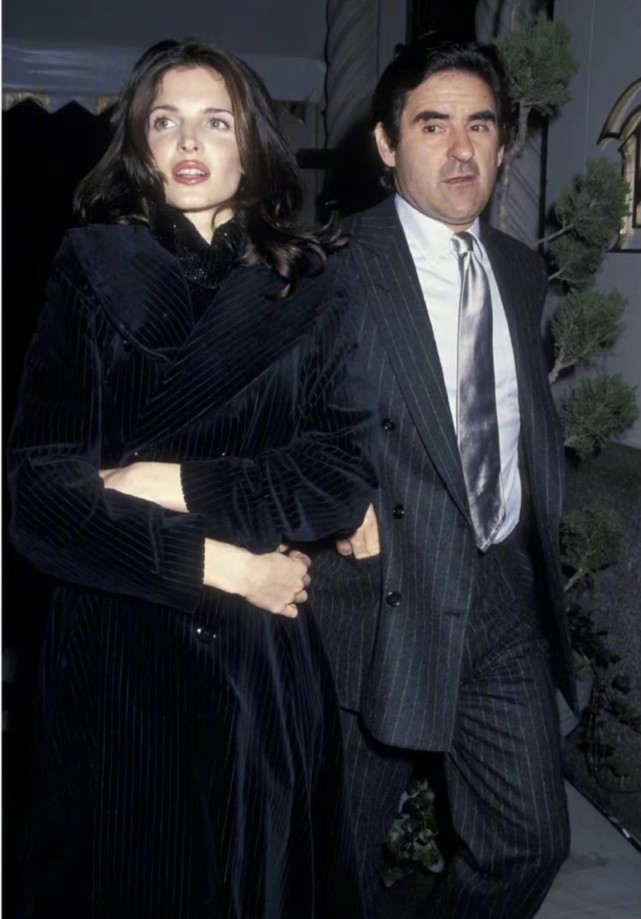 超模西摩有几个孩子,史蒂芬妮西摩儿子啥时候死的