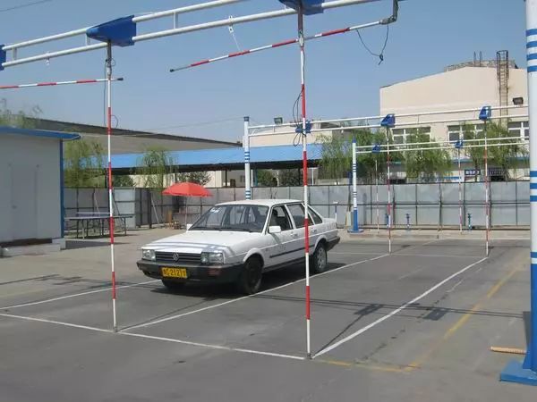 驾驶证考试人员贿赂考官,驾考贿赂考官被取消资格