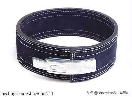 力量举可以穿举重鞋么,举重腰带要硬还是软