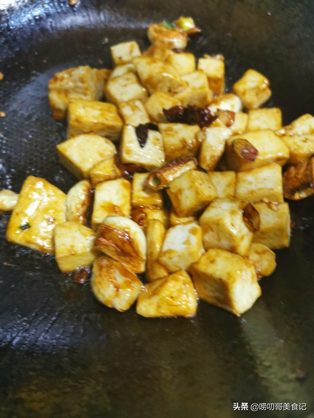 蒜香鲽鱼头家常做法,蒜香鱼头简单又易学