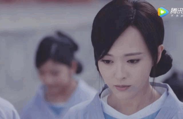 经常戴美瞳的女明星,被美瞳毁掉