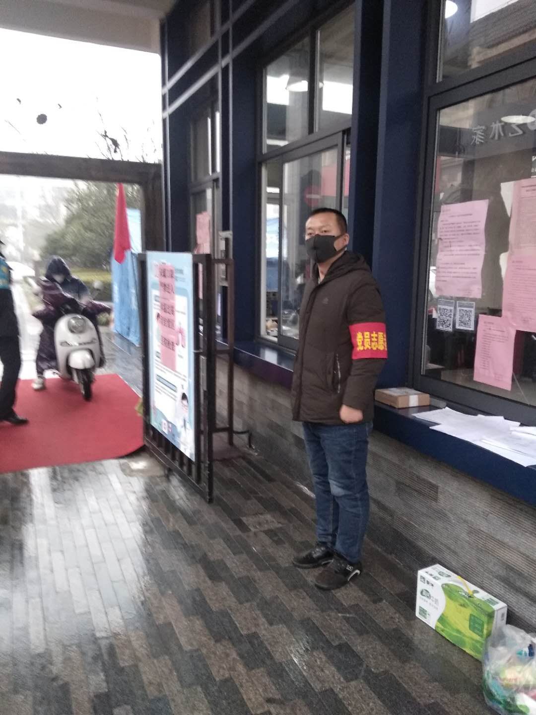 抗疫“守门神”一一记社区先进鼓楼榜样彭城好人高国华