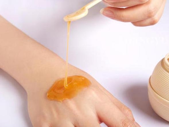 冬季手干裂粗糙小妙招,手粗糙干裂怎么快速改善