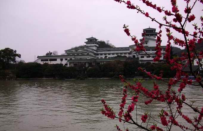 走读桂林,桂林桂湖春色简介