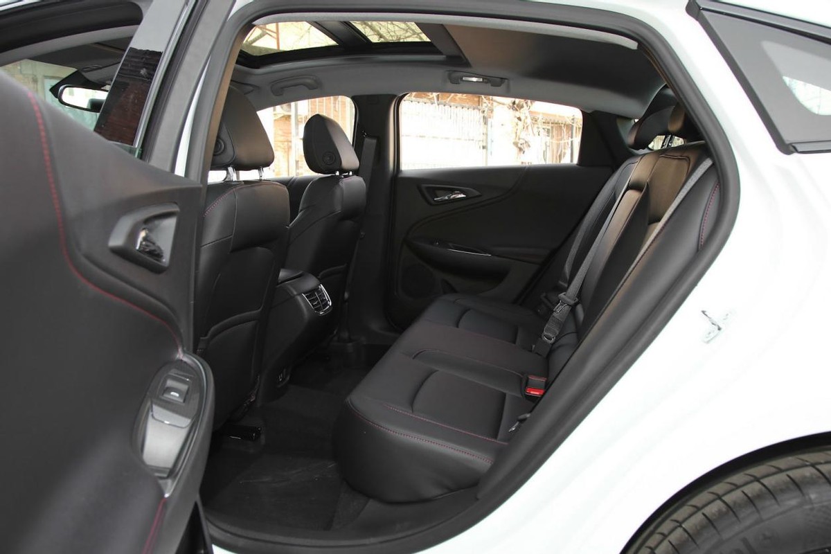 15万预算买啥车不会后悔？这几款车省心耐用动力强，国产合资都有