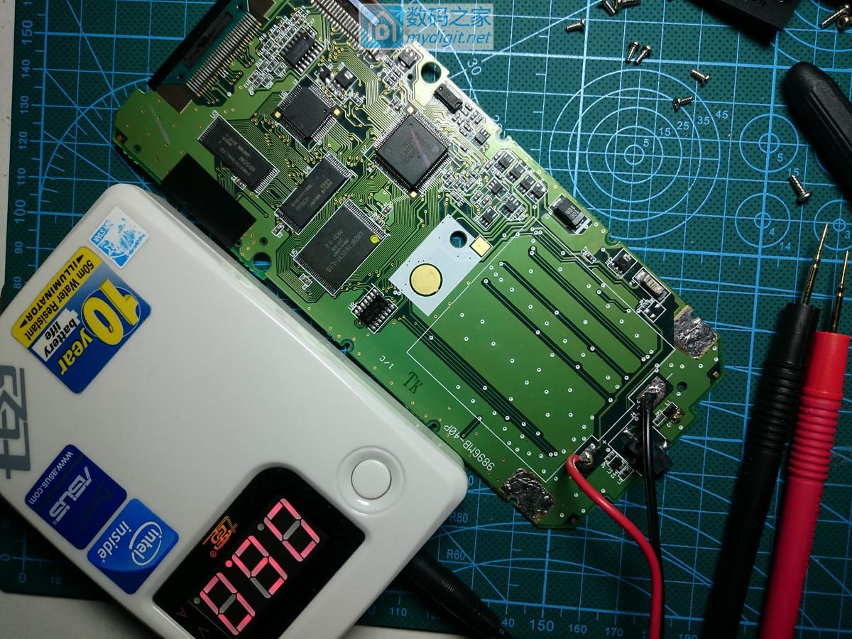 技术大牛太强了！德州仪器TI-89图形计算器拆机维修和CPU超频