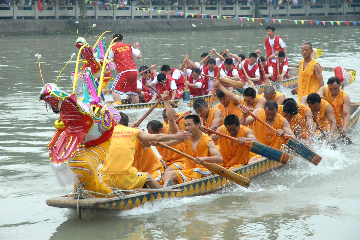 不怕七月鬼就怕端午的水,不怕五月五的水只怕七月半的鬼