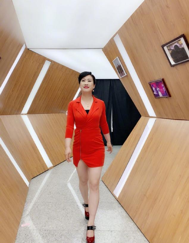 扭腰翘臀,未婚生子,曾经被骂没脑子的芙蓉姐姐,如今怎样了?