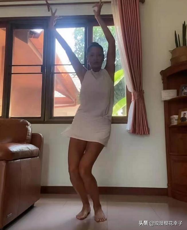 瞿颖年轻时模特视频,演员瞿颖个人简介