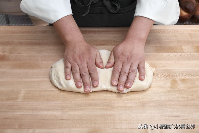 第一次发酵过度的面团,发酵过度的吐司面团