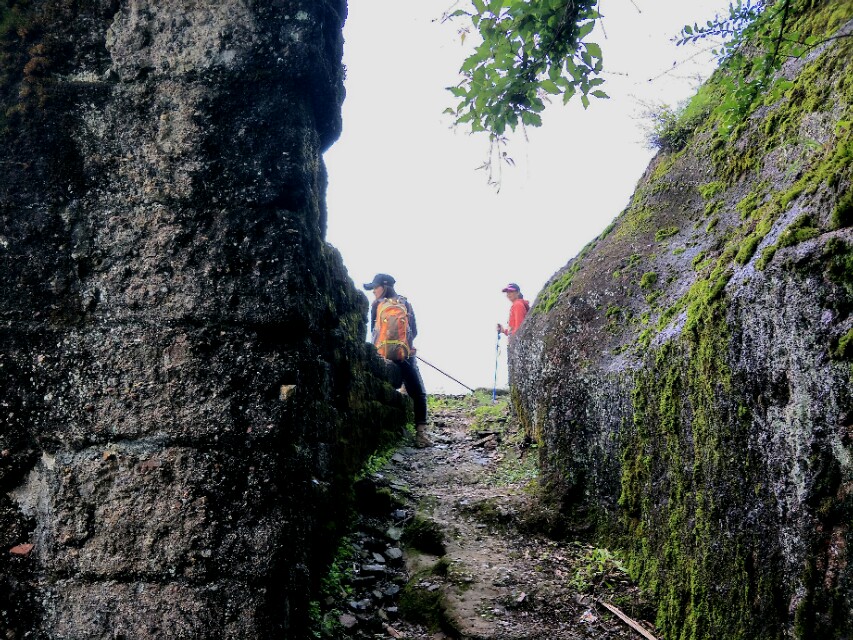 徒步，攀岩，入得山中便是仙