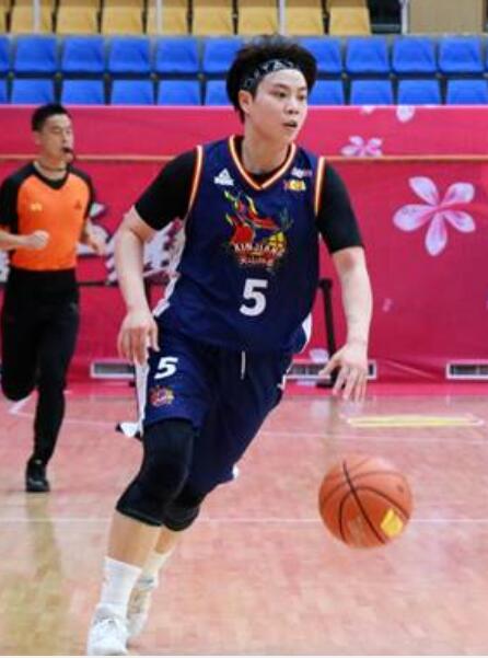 八一女篮教练展淑萍新闻发布会,新疆女篮展淑萍现在干什么