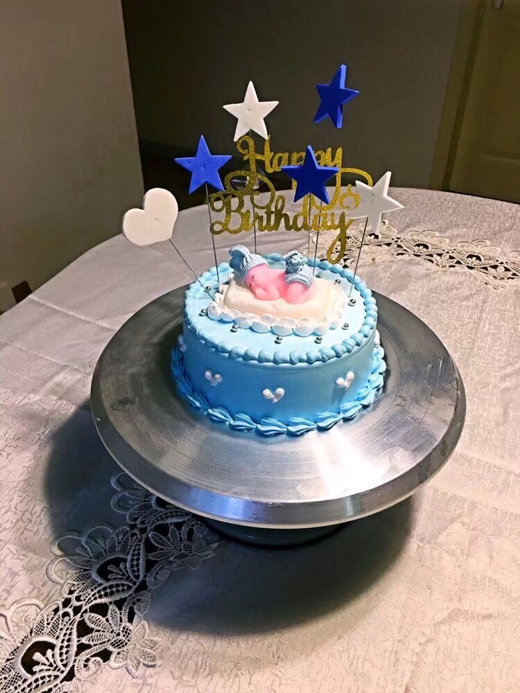 我陪女儿做烘焙年入20万女儿上了报我也成网红