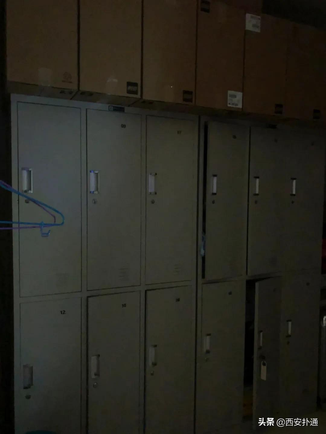 我住进西安37元一晚的胶囊房,扒开了西漂的另一面