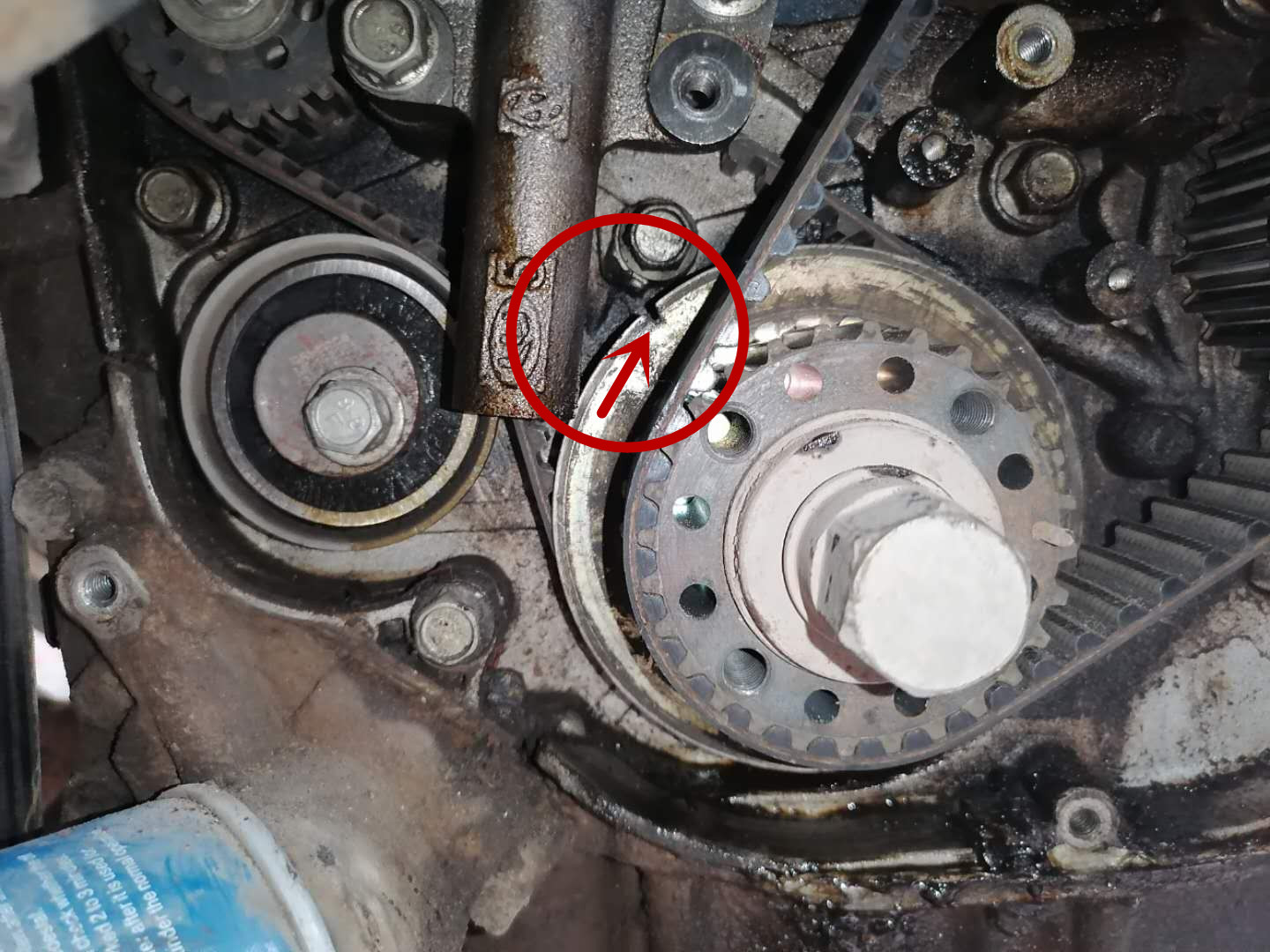 发动机正时链条抖动是什么原因,发动机抖动和正时链条有没有关系