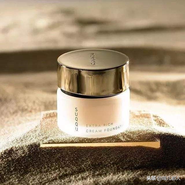 一到冬天干燥起皮是什么肤质,干燥起皮脸上怎么急救