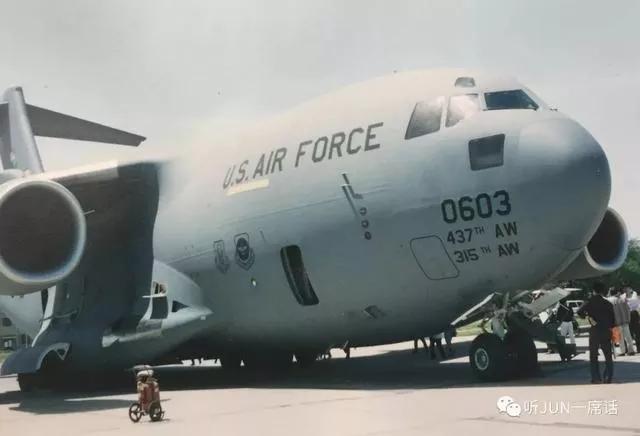 我昨天乘飞机到达伦敦的英文,昨天我乘坐飞机来用英语怎么说