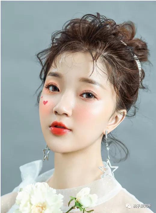 makeupforever散粉蜜粉粉饼区别,定妆喷雾散粉蜜粉粉饼的区别在哪