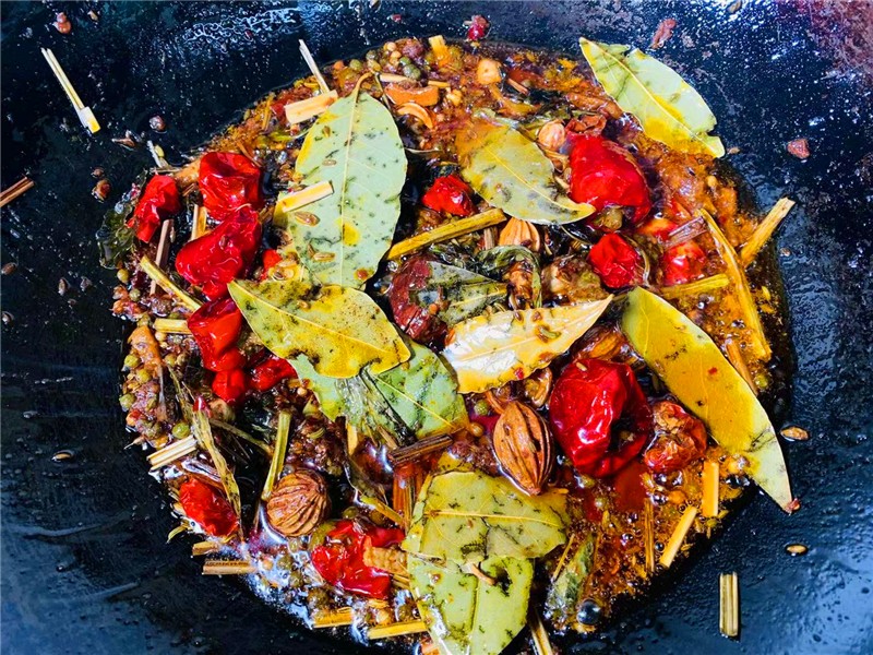 洗田螺都是粘液,洗田螺为什么要放油