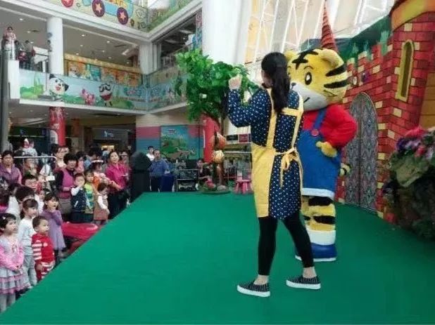 永旺梦乐城奥特英雄展,永旺梦乐城奥特英雄对战表演