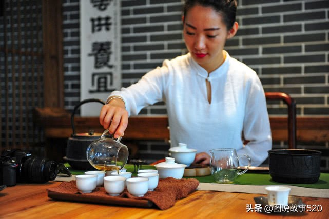 酒店房间床尾摆一长凳是什么意思,酒店床尾放条长凳