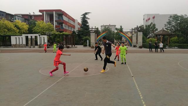 瓒崇悆姣旇禌宄板嘲鐭垮尯绗竴灏忓,蹇箰瓒崇悆婊规脖娌虫梺