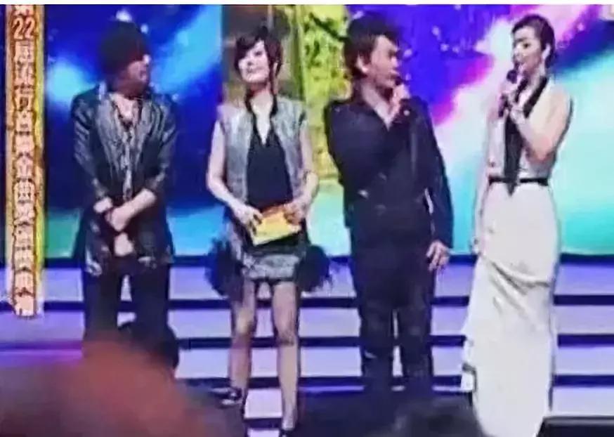 侯佩岑被小S讽刺太假，但为什么成了周杰伦唯一承认的前女友？