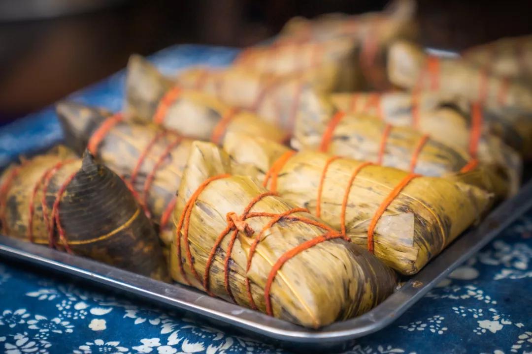 朱家角古镇和新场古镇哪个大一点,新场古镇和朱家角哪里好吃的多