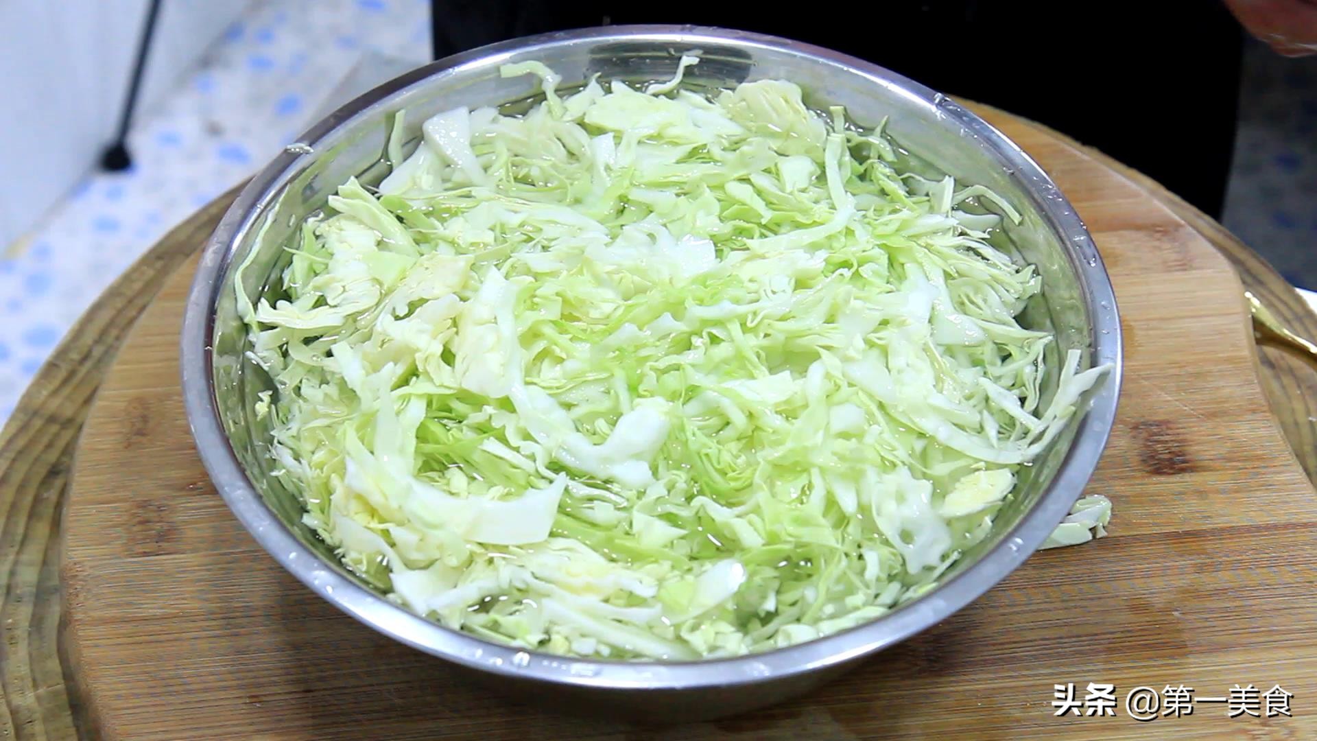 简单凉拌包菜的正宗做法,辣拌包菜的做法大全