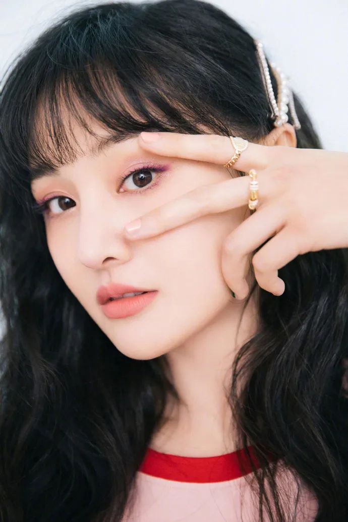 单眼皮女生眼影怎么涂好看又自然,单眼皮女生适合什么颜色的眼影