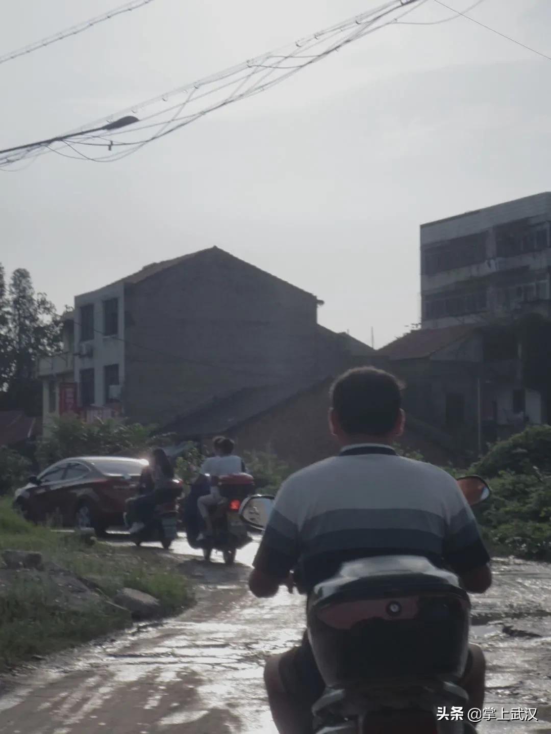 武汉富士康大学生一般做什么,大学毕业后在富士康打工