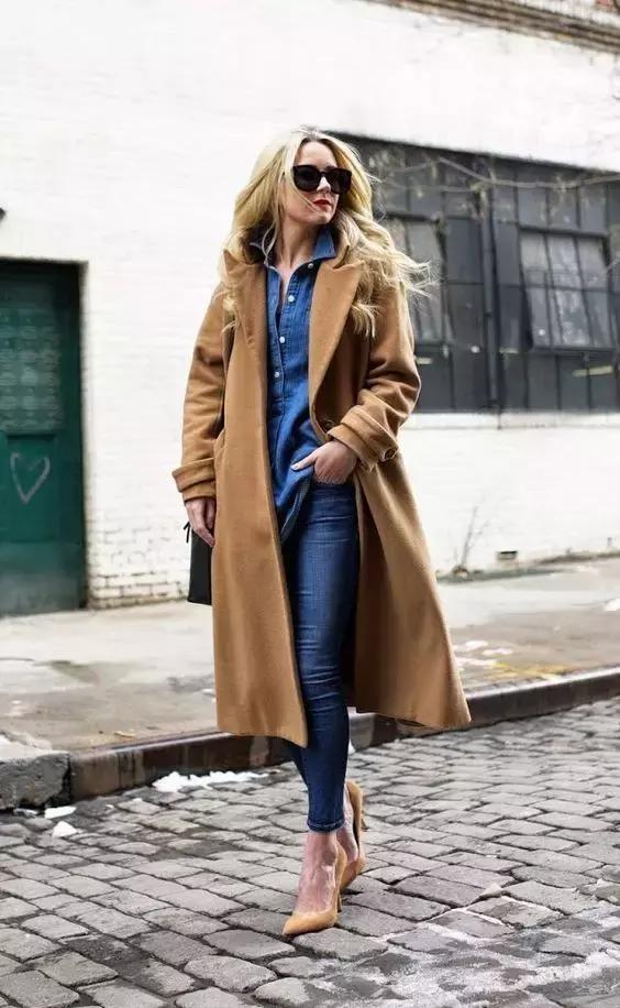 藏青色和黑色哪个更显白显气质,穿这几个颜色显白又气质