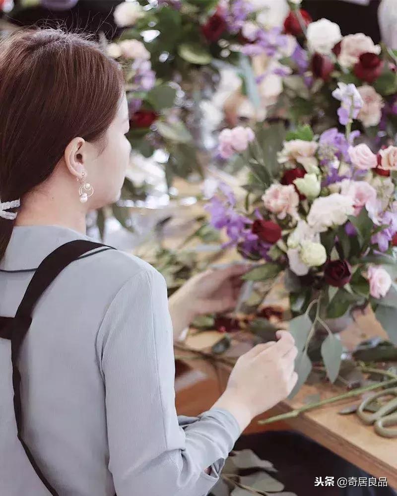 濂囧眳鑹搧瀹跺眳鐢熸椿缇庡鎵嬭〃,濂囧眳鑹搧瀹跺眳鐢熸椿缇庡鐩存挱