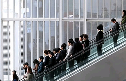 韩国男爱豆性侵队友被判刑,韩国爱豆猥亵队友被判缓刑