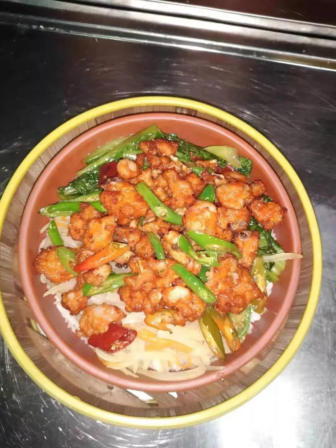 开一家粤式茶餐厅需要什么条件,开一家煲仔蒸饭店需要多少钱